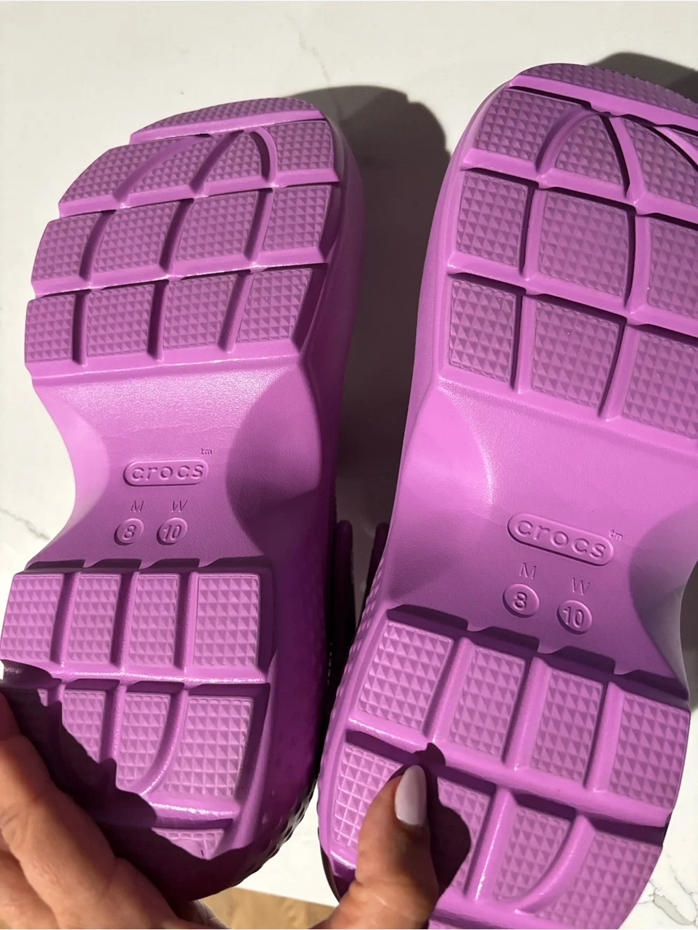 CROCS Stomp Platform Clogs, LIKE NEW in Bright Purple/Pink, Men’s 8/Women’s 10